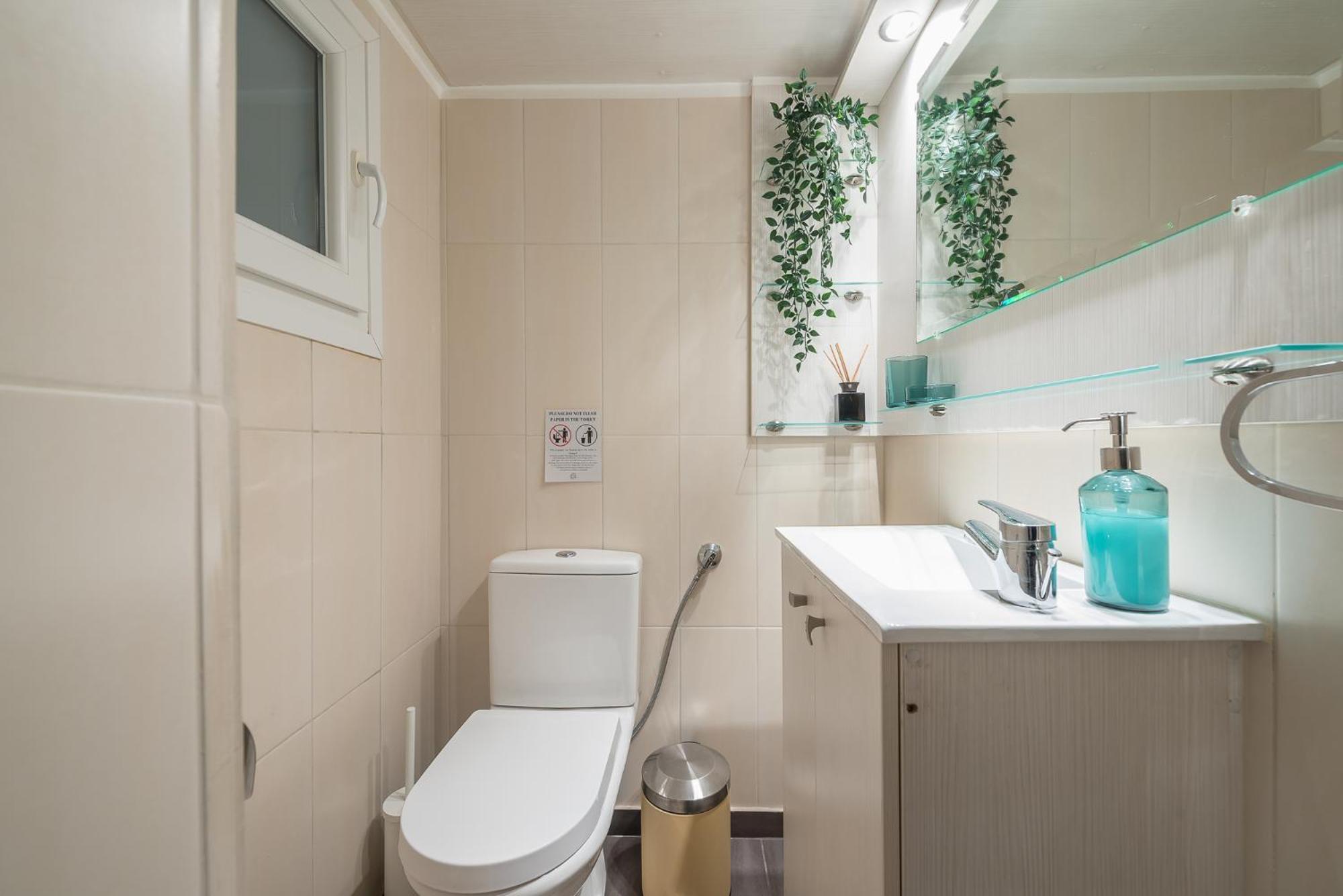 Spacious 2Bds Apt With Acropolis View In Center Athen Eksteriør billede