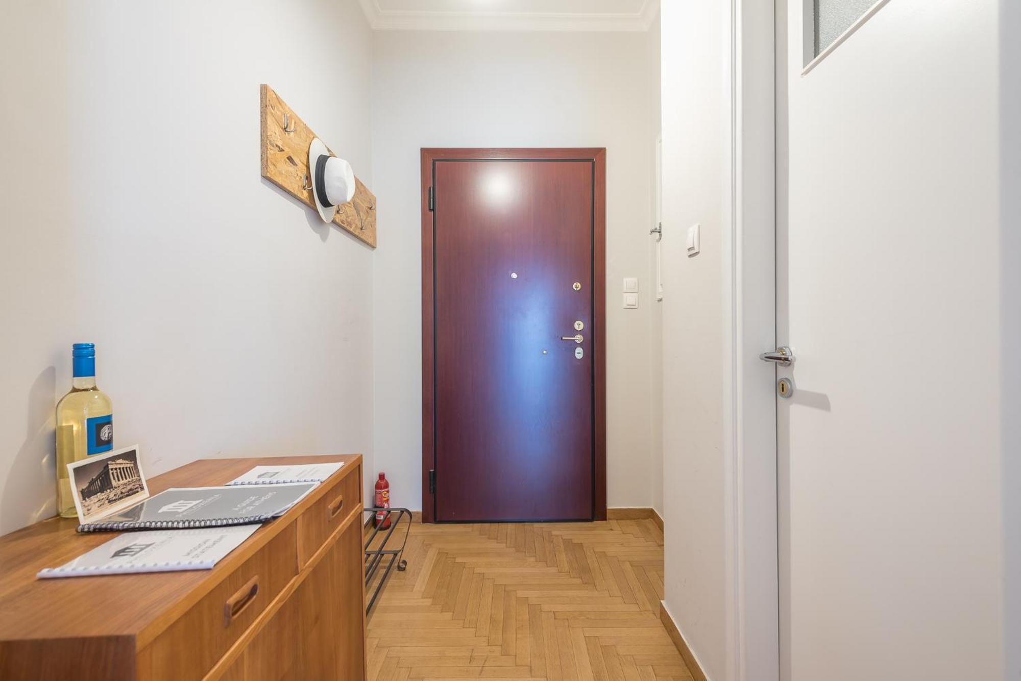 Spacious 2Bds Apt With Acropolis View In Center Athen Eksteriør billede